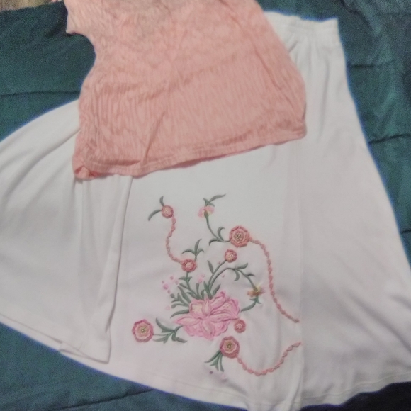 Dresses & Skirts - Vintage 1980s  gored skirt with Embroidery  work